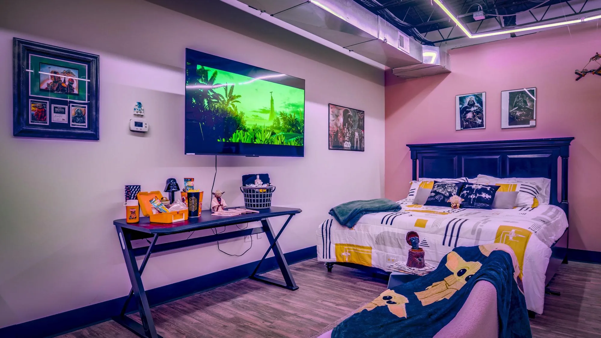 Star Wars room bed and TV